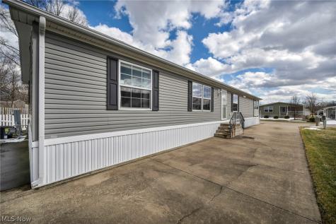 378 Pin Oak Elyria OH 44035
