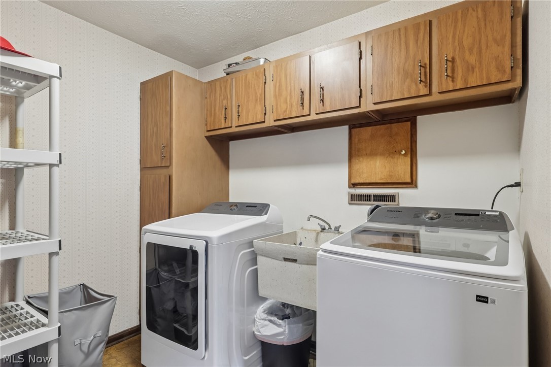 3329 S Maple Lane Ashtabula OH 44004