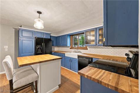 622 Summit Street SE North Canton OH 44720