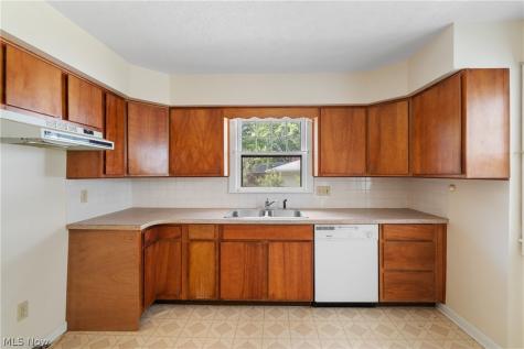 353 Southeast Avenue Tallmadge OH 44278