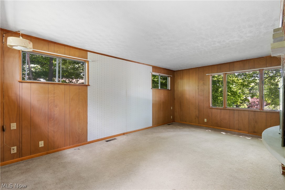 353 Southeast Avenue Tallmadge OH 44278