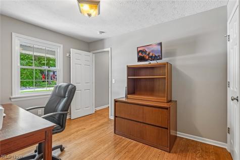 166 Glenview Drive Avon Lake OH 44012