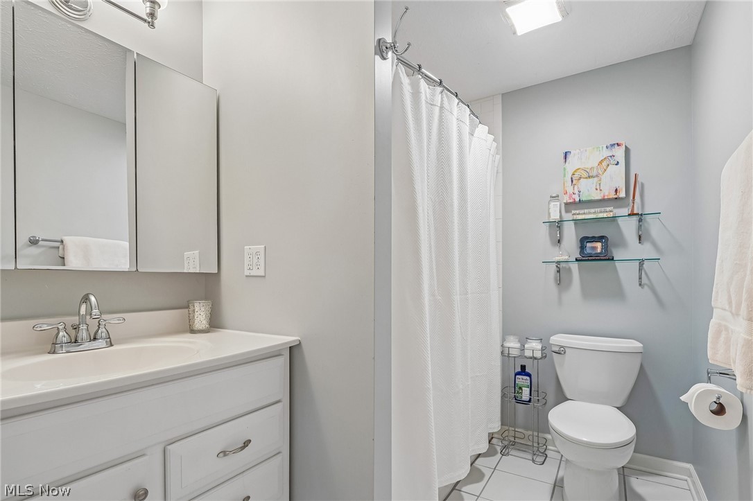 166 Glenview Drive Avon Lake OH 44012