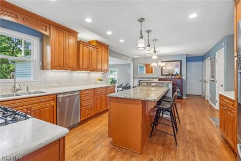 166 Glenview Drive Avon Lake OH 44012