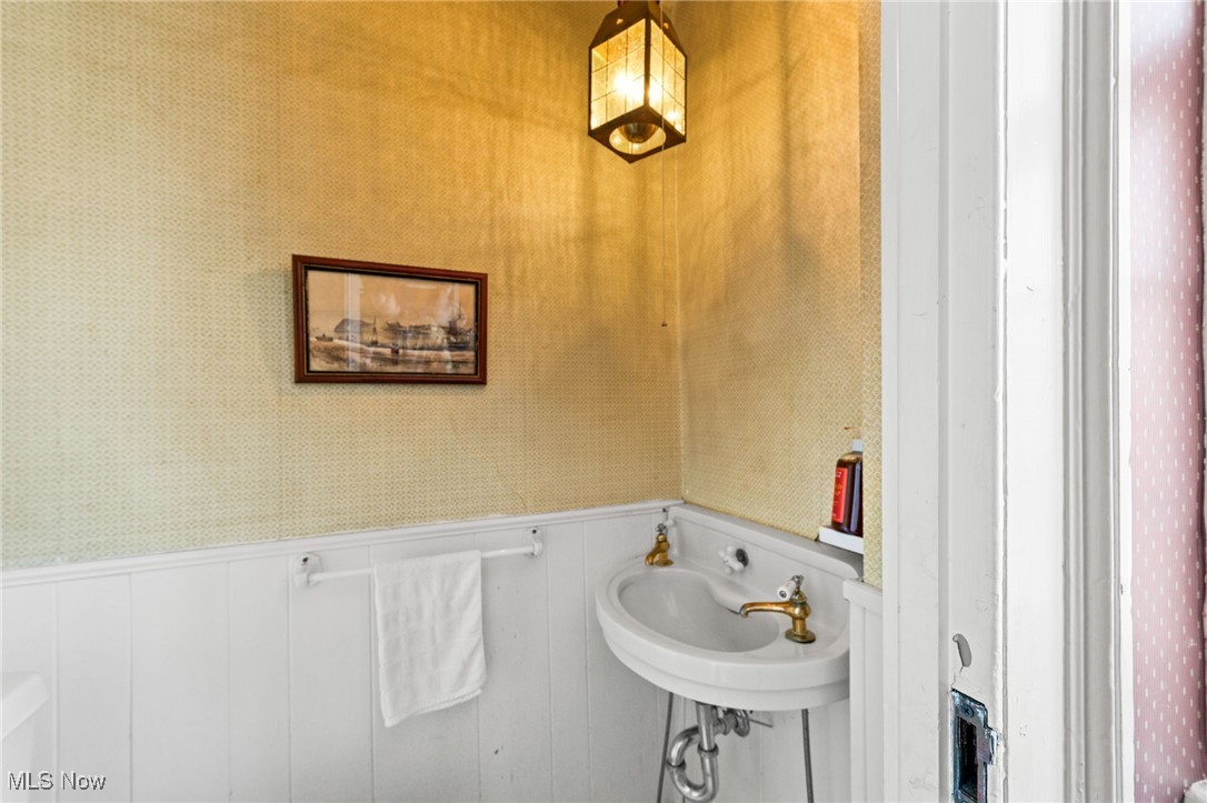 123 S Chillicothe Road Aurora OH 44202