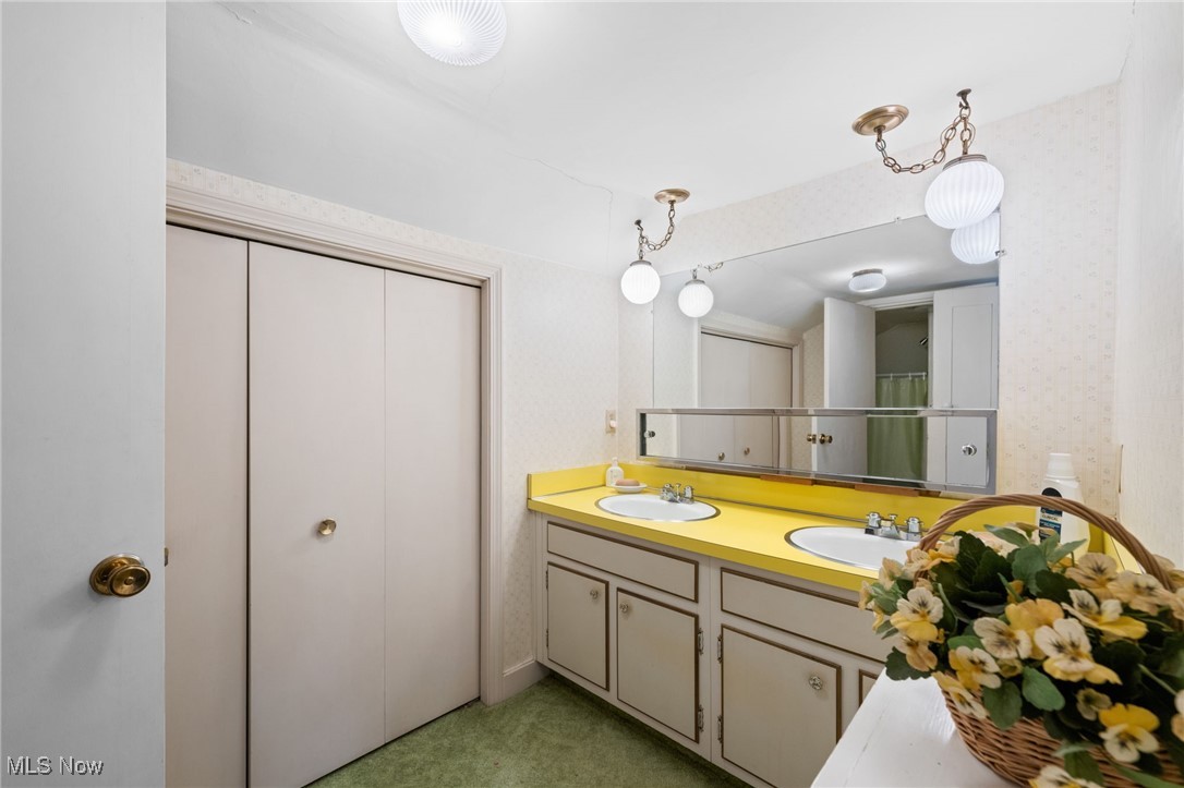 123 S Chillicothe Road Aurora OH 44202