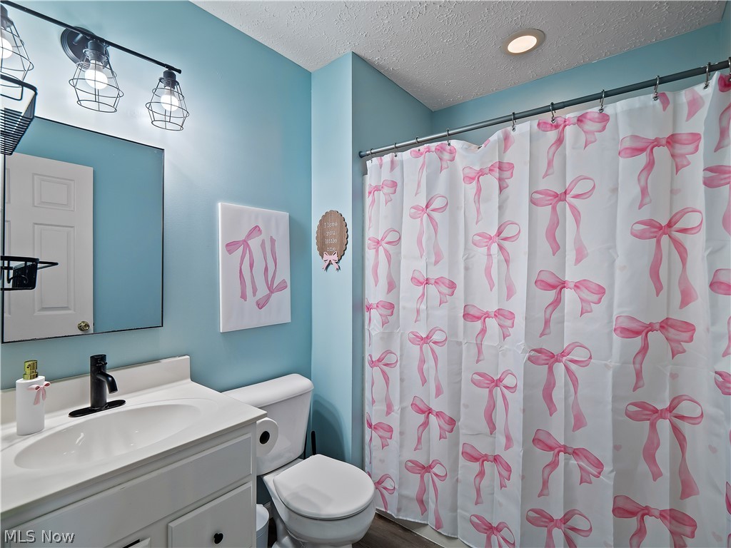 6141 Eastview Avenue North Ridgeville OH 44039