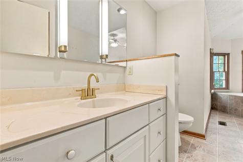 589 Lindford Drive Bay Village OH 44140