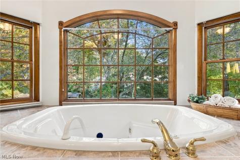 589 Lindford Drive Bay Village OH 44140