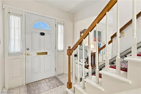 589 Lindford Drive Bay Village OH 44140