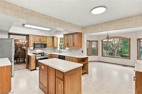 589 Lindford Drive Bay Village OH 44140
