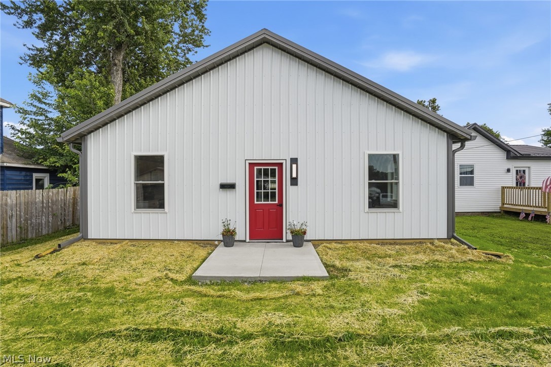 72 E Main Street Zanesville OH 43701