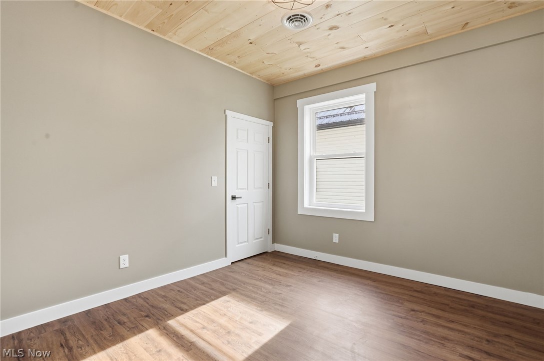 72 E Main Street Zanesville OH 43701