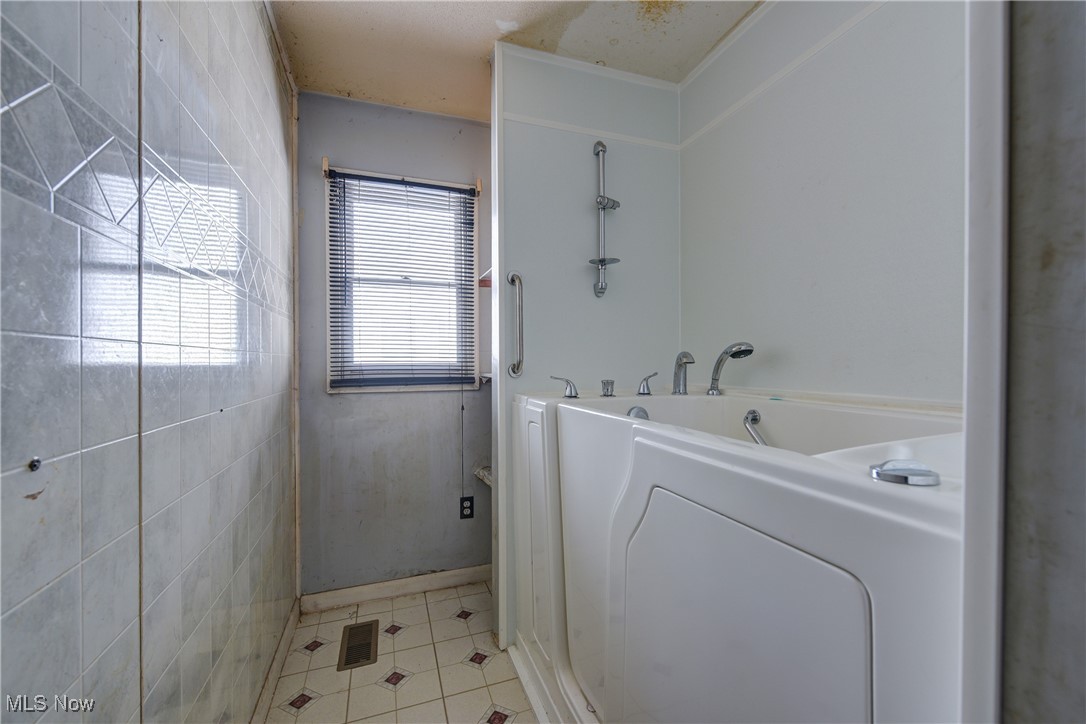 326 Indiana Avenue Lorain OH 44052