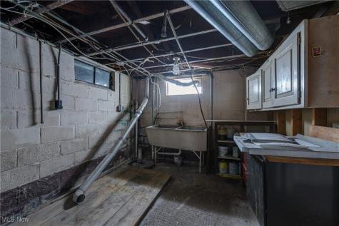 326 Indiana Avenue Lorain OH 44052