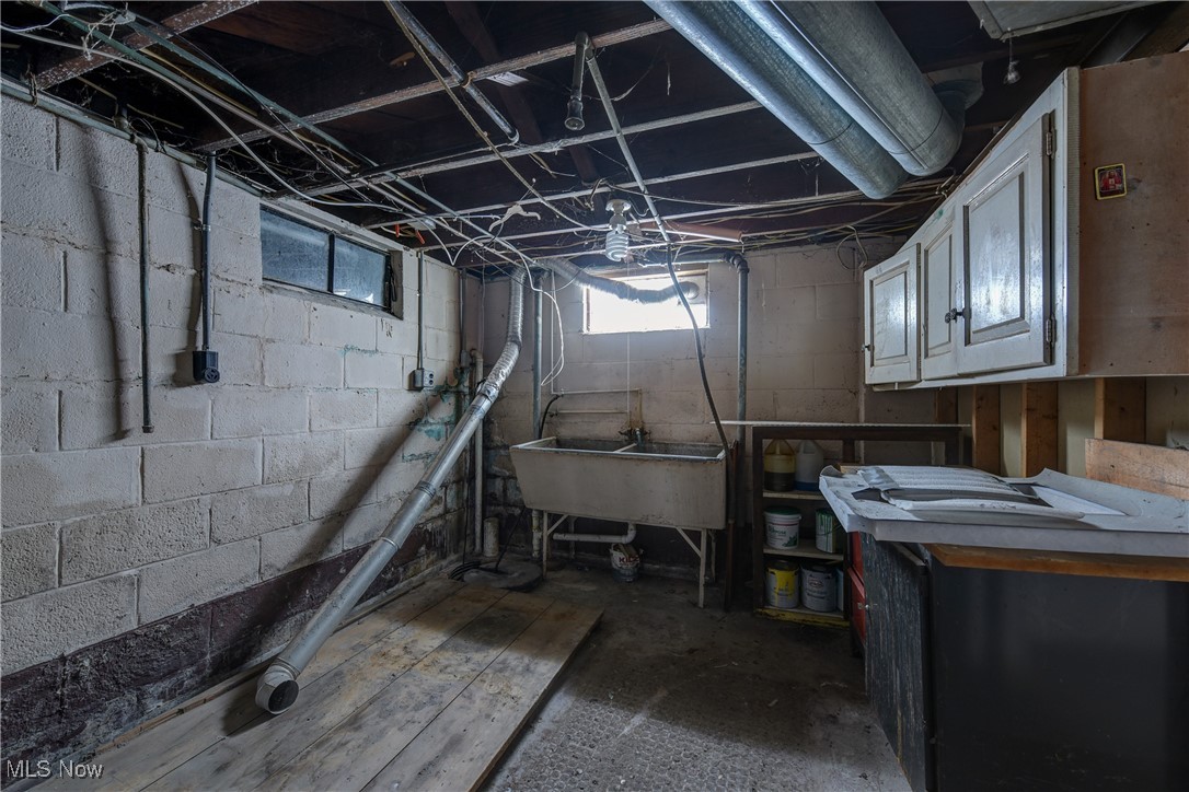 326 Indiana Avenue Lorain OH 44052