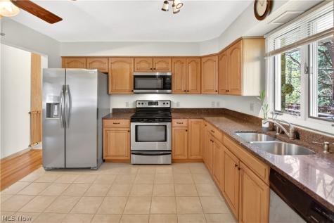7704 Cecelia Drive Parma OH 44134