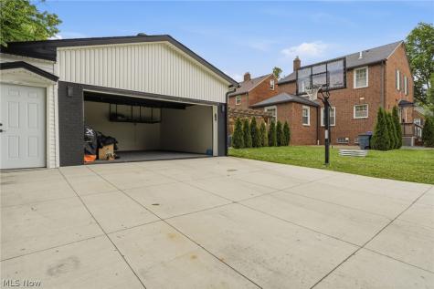 2560 Milton Road University Heights OH 44118