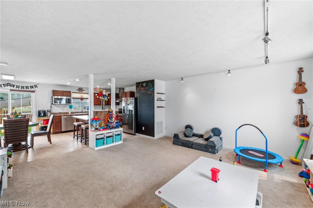 147 Springvale Drive Amherst OH 44001