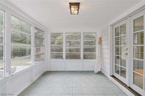 21249 Colby Road Shaker Heights OH 44122