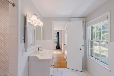 21249 Colby Road Shaker Heights OH 44122