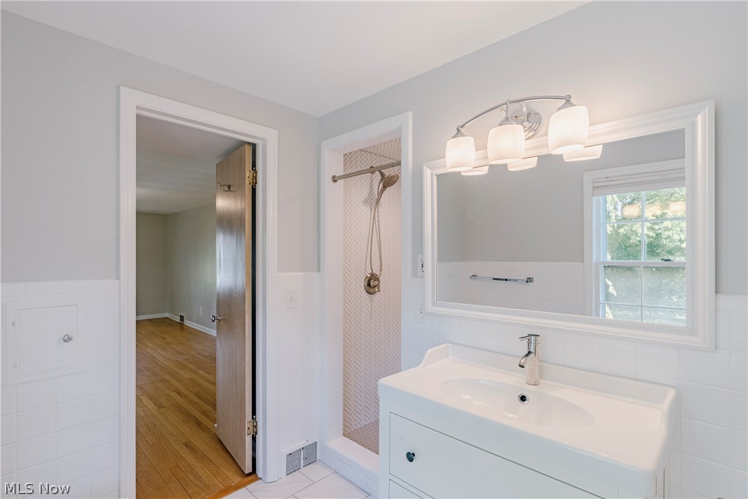 21249 Colby Road Shaker Heights OH 44122