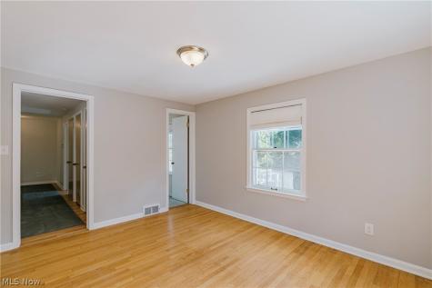 21249 Colby Road Shaker Heights OH 44122