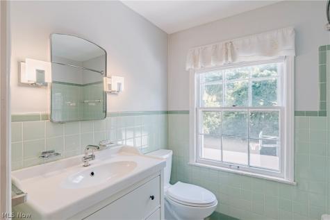 21249 Colby Road Shaker Heights OH 44122