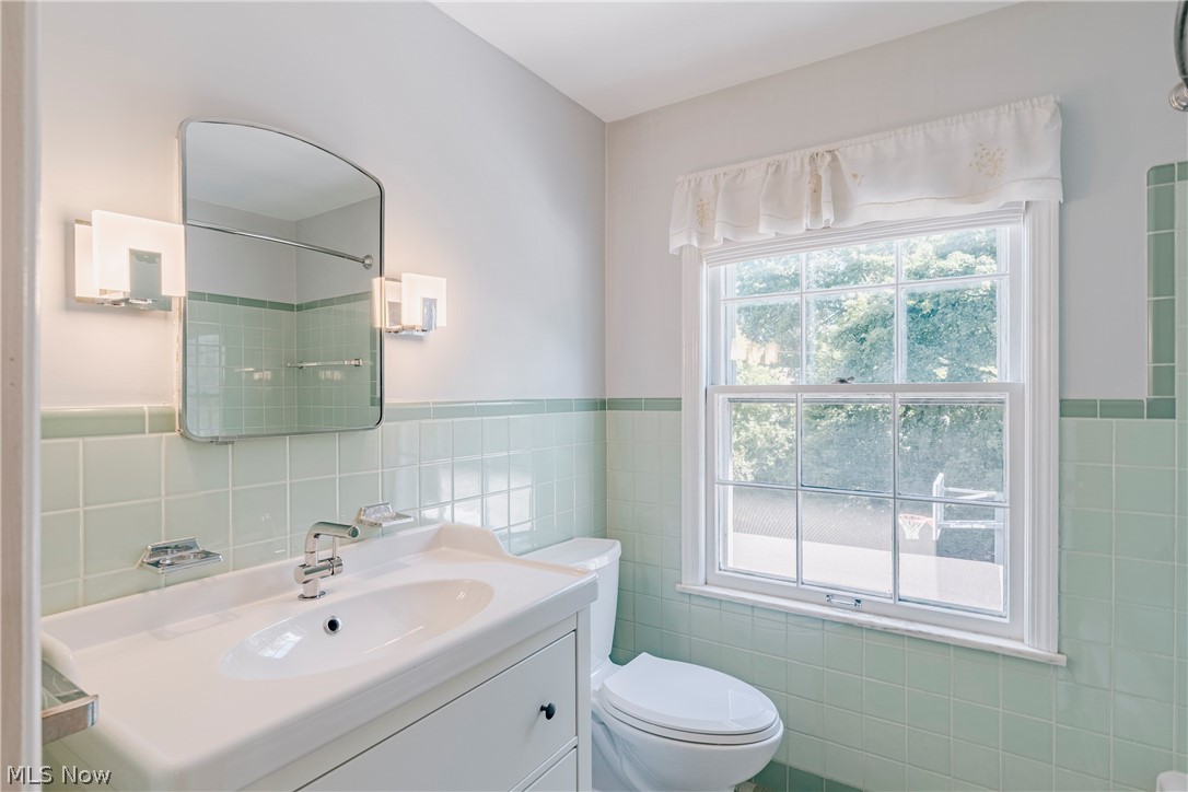 21249 Colby Road Shaker Heights OH 44122