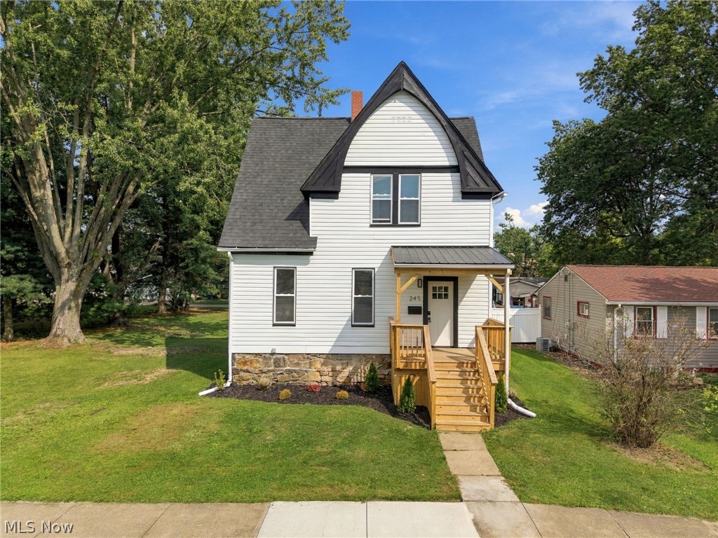 245 E Maryland Avenue Sebring OH 44672