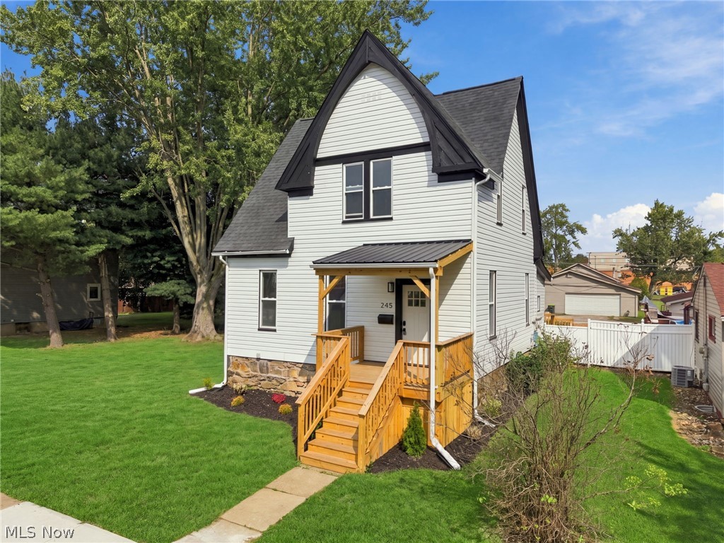 245 E Maryland Avenue Sebring OH 44672