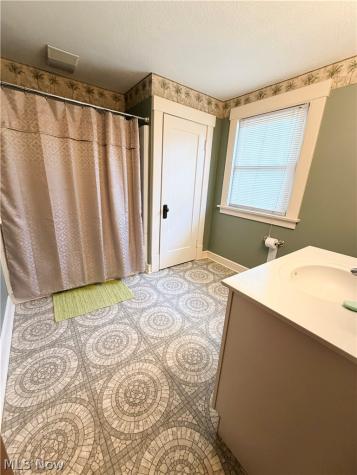 244 Ertle Avenue NE Massillon OH 44646