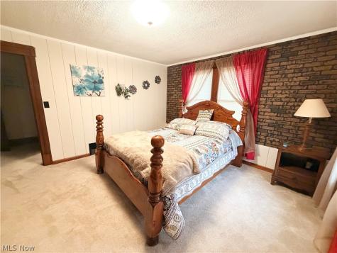 244 Ertle Avenue NE Massillon OH 44646