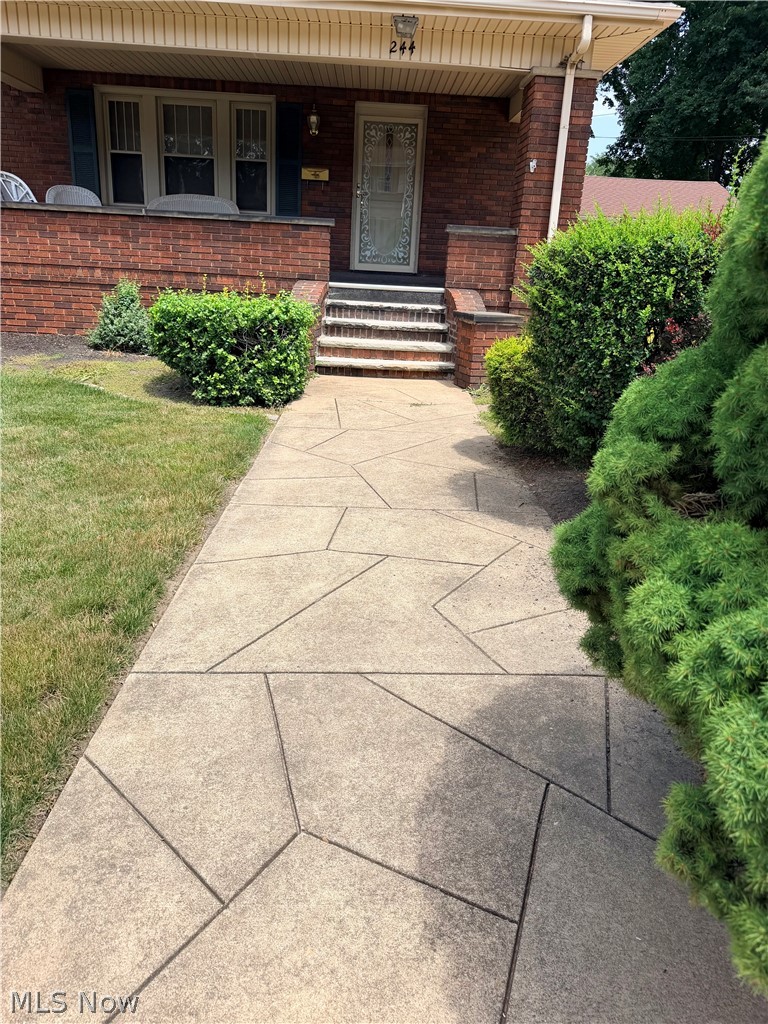 244 Ertle Avenue NE Massillon OH 44646