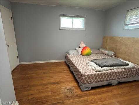8945 Big Creek Parkway Strongsville OH 44149