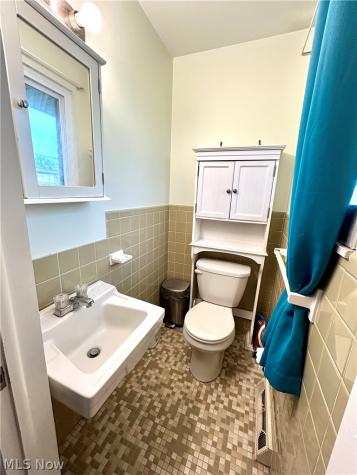 8945 Big Creek Parkway Strongsville OH 44149