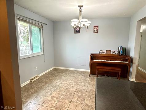 8945 Big Creek Parkway Strongsville OH 44149