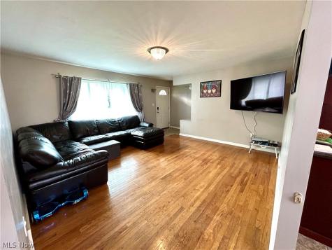8945 Big Creek Parkway Strongsville OH 44149