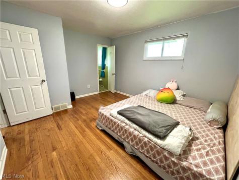 8945 Big Creek Parkway Strongsville OH 44149