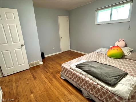 8945 Big Creek Parkway Strongsville OH 44149