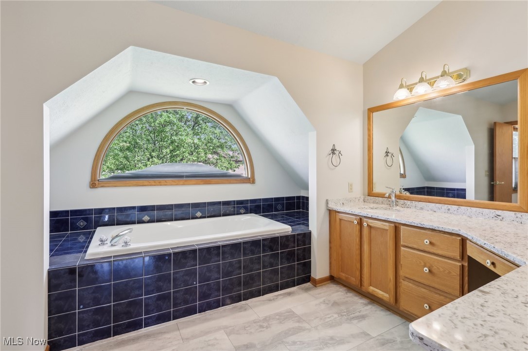 10976 Huntington Close North Royalton OH 44133