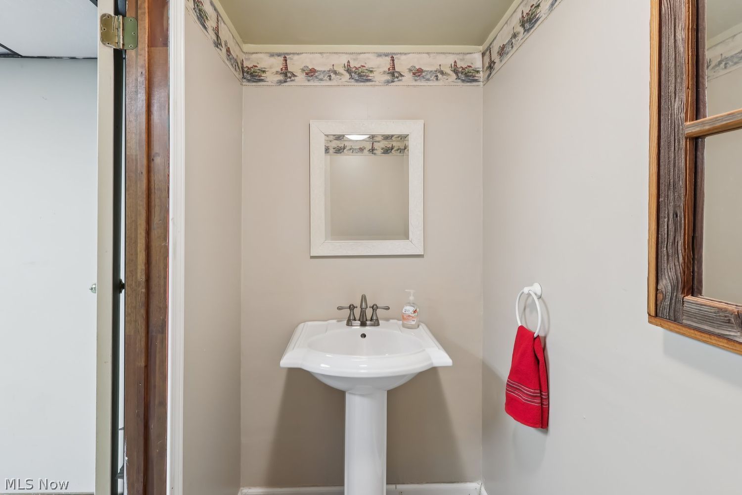 541 Orchardview Avenue Seven Hills OH 44131