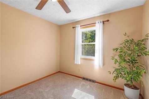 6216 College Street SW Navarre OH 44662