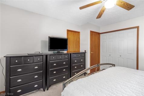 6216 College Street SW Navarre OH 44662