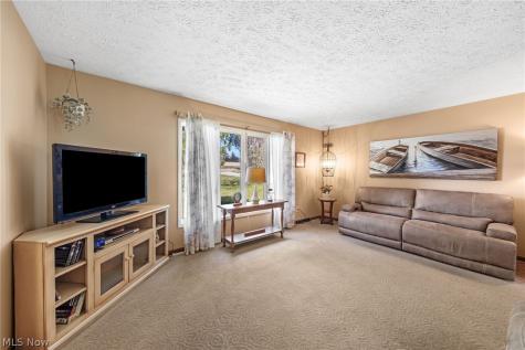 6216 College Street SW Navarre OH 44662