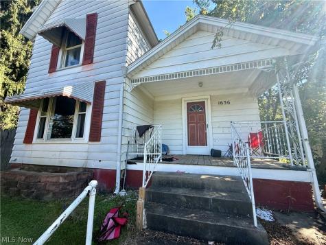 1636 Gibbs Avenue N Canton OH 44705
