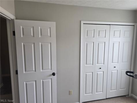 313 Breckenridge Oval Elyria OH 44035