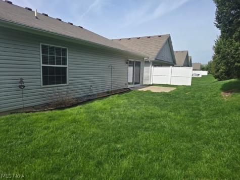 313 Breckenridge Oval Elyria OH 44035
