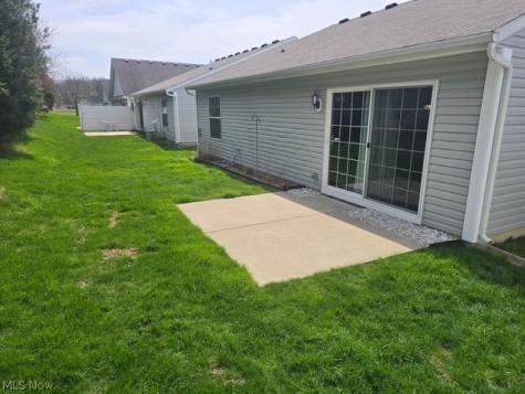 313 Breckenridge Oval Elyria OH 44035