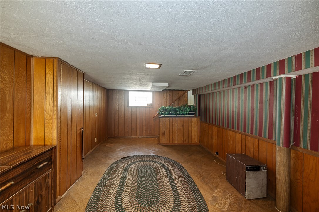 8028 Dresden Avenue Parma OH 44129